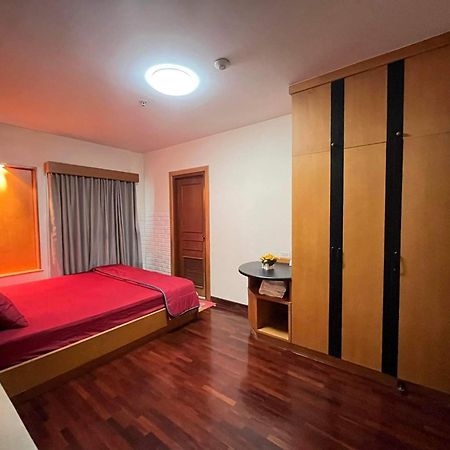 Grand Diamond Condo Suites Bangkok Bagian luar foto