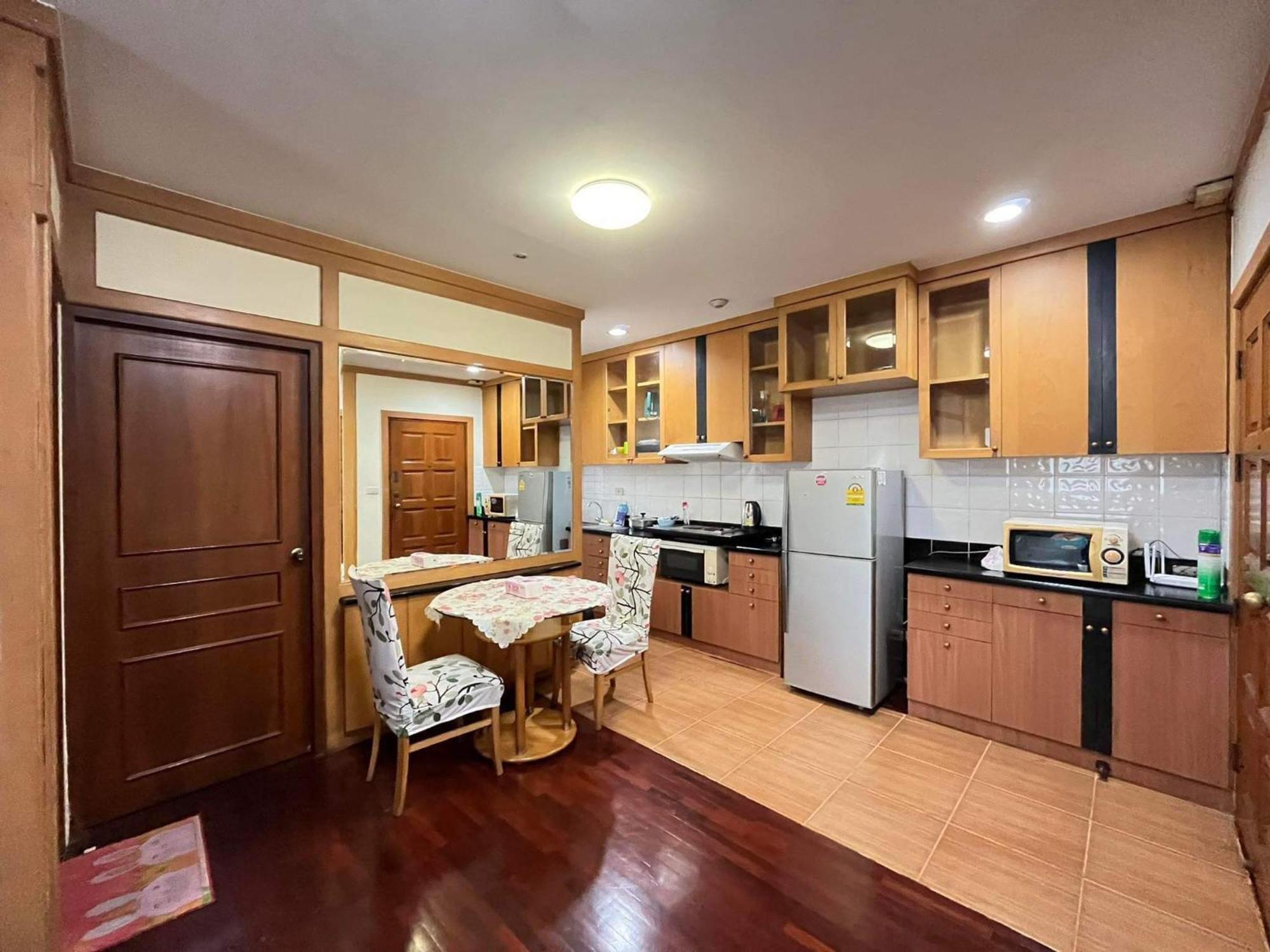 Grand Diamond Condo Suites Bangkok Bagian luar foto