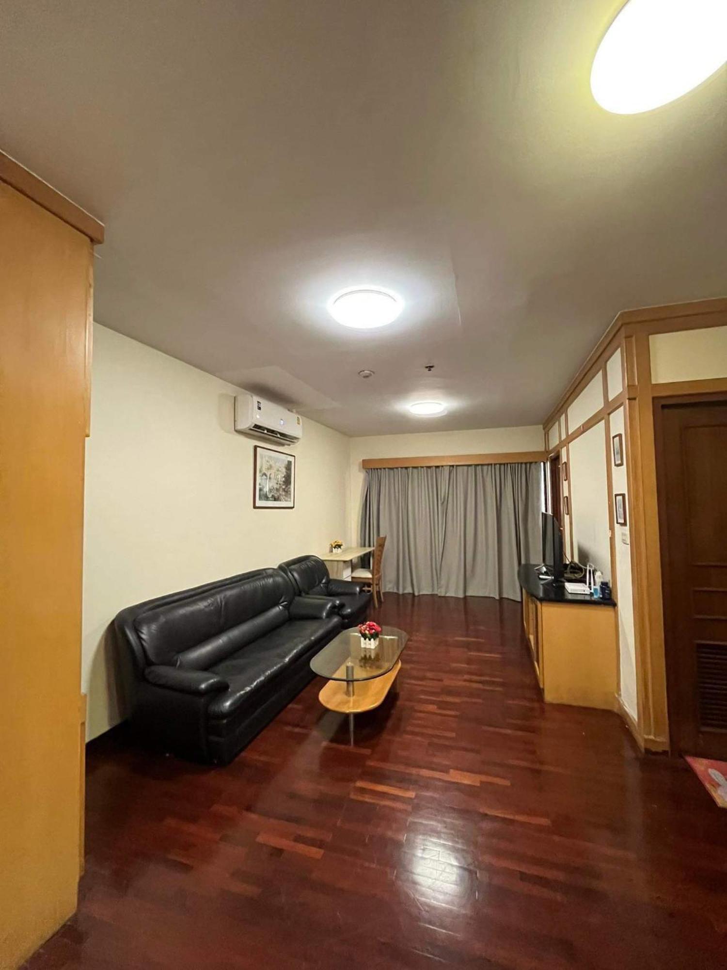 Grand Diamond Condo Suites Bangkok Bagian luar foto