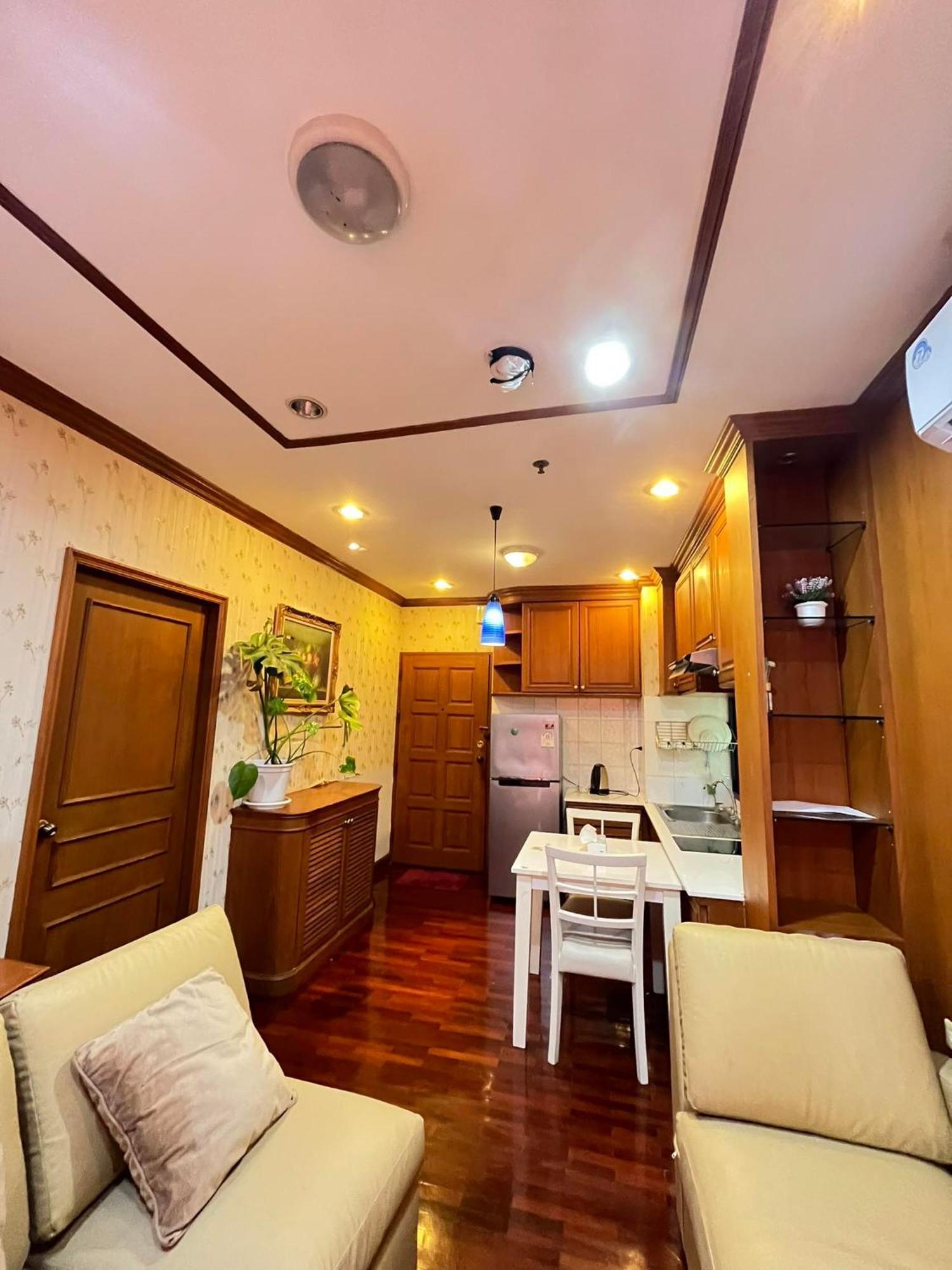 Grand Diamond Condo Suites Bangkok Bagian luar foto