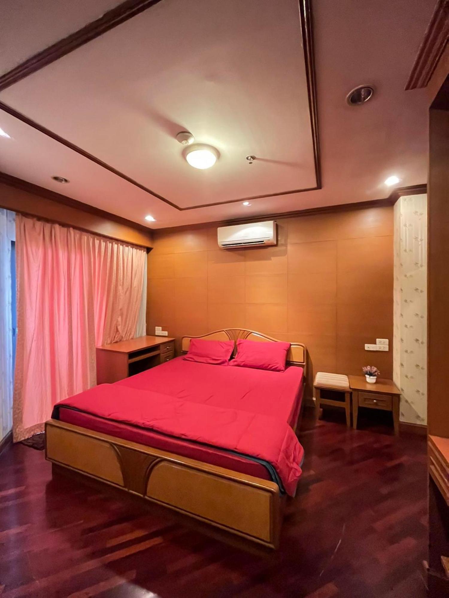 Grand Diamond Condo Suites Bangkok Bagian luar foto