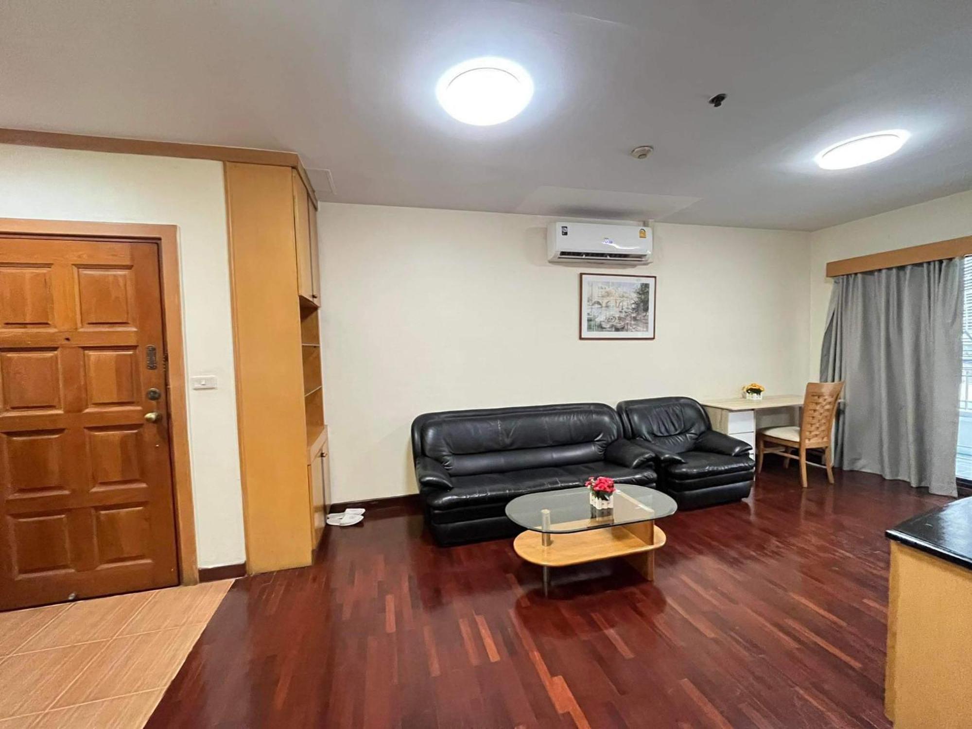 Grand Diamond Condo Suites Bangkok Bagian luar foto