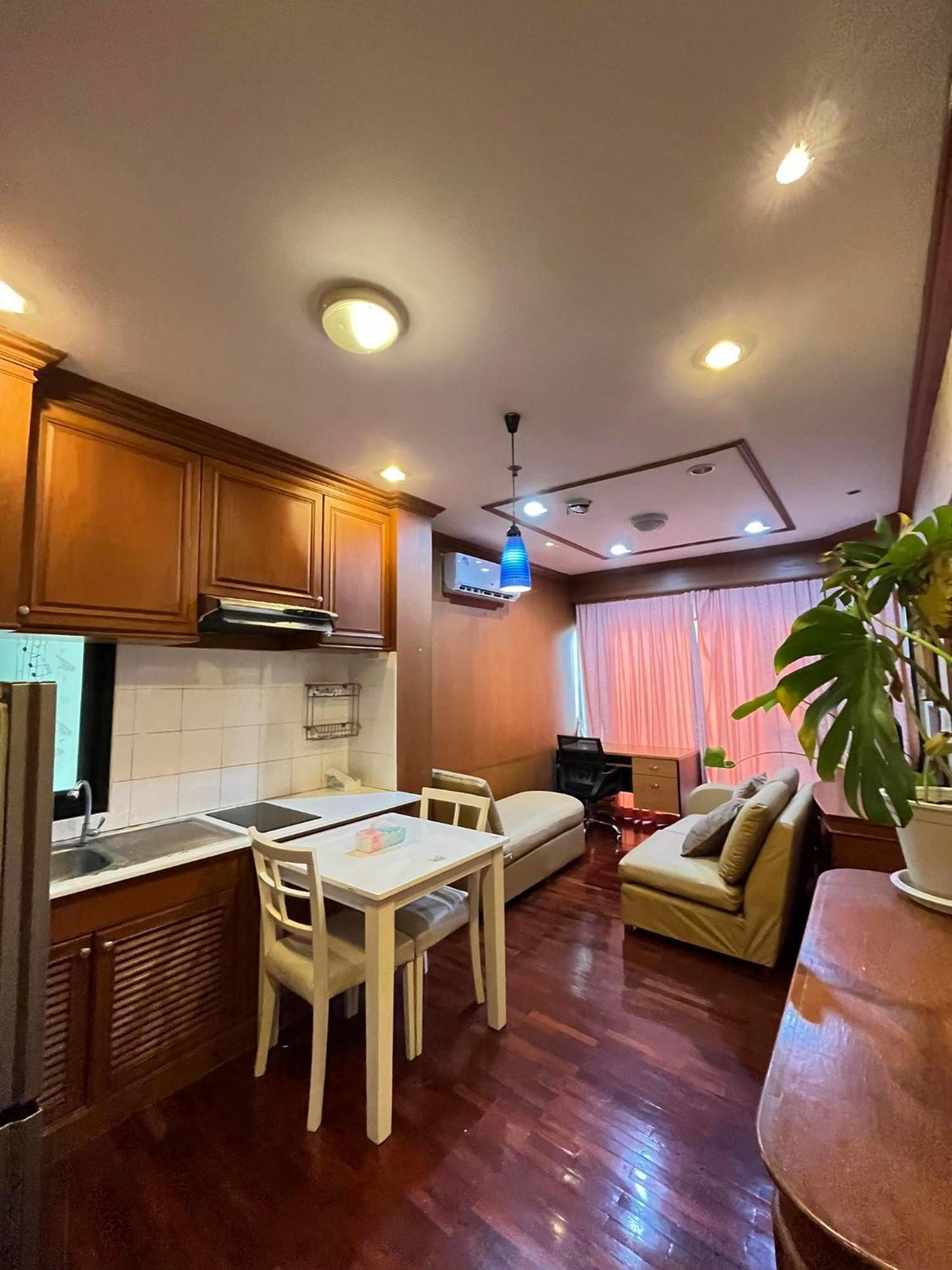 Grand Diamond Condo Suites Bangkok Bagian luar foto