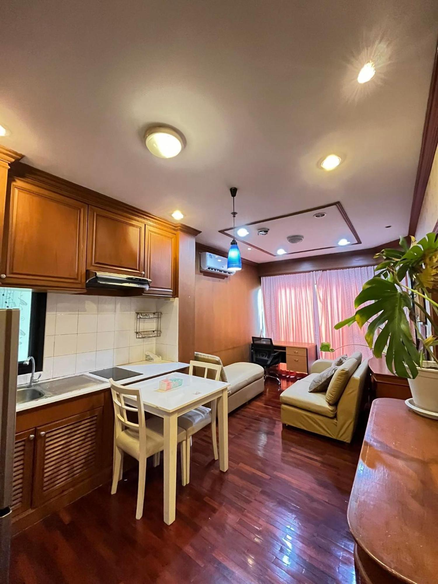 Grand Diamond Condo Suites Bangkok Bagian luar foto